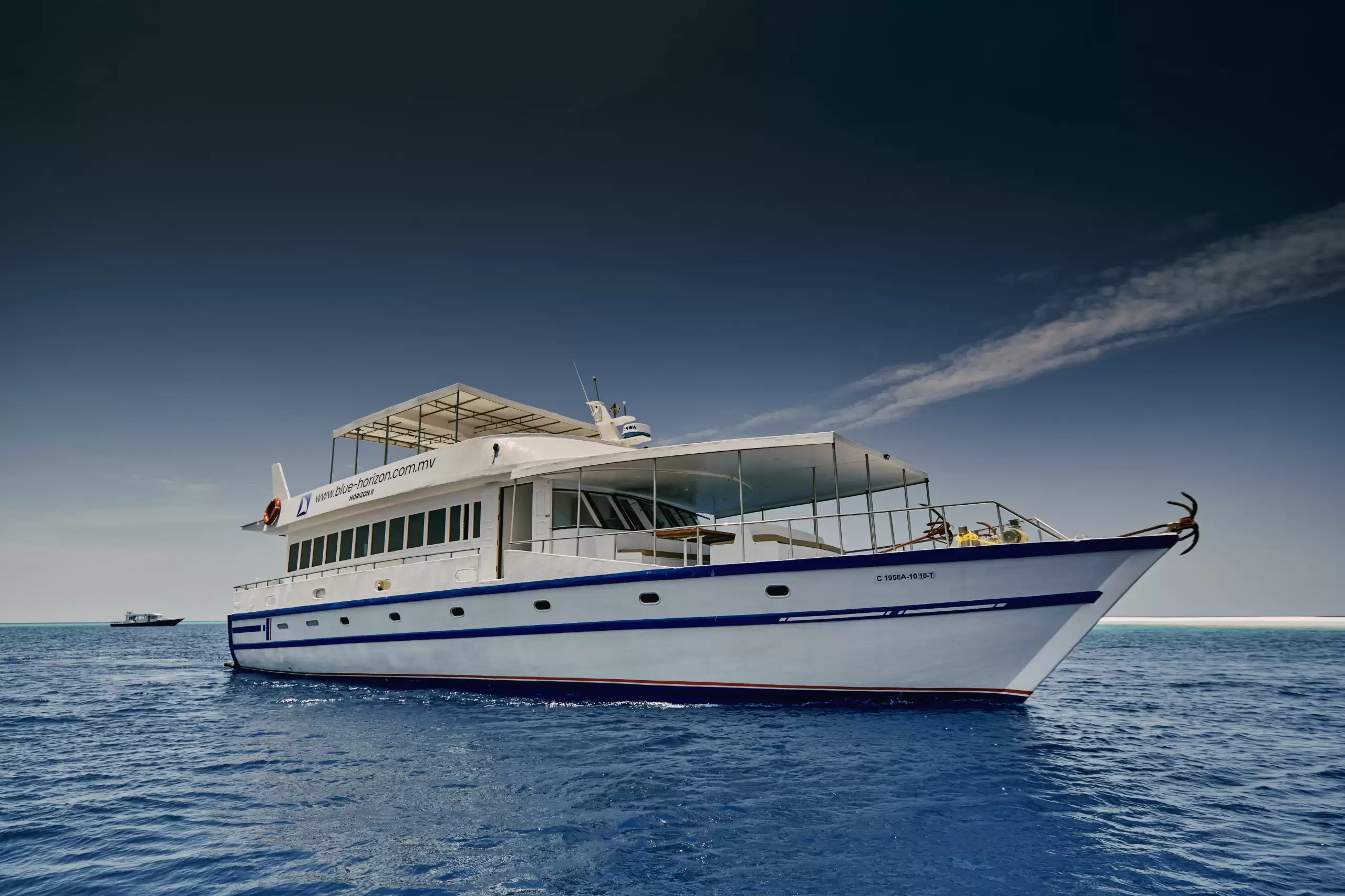 Horizon 2 surf liveaboard